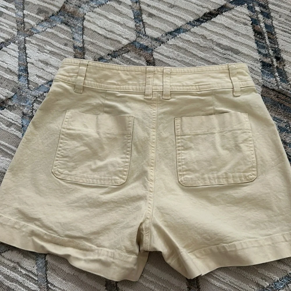 A new day • high waisted yellow shorts - Picture 7 of 8